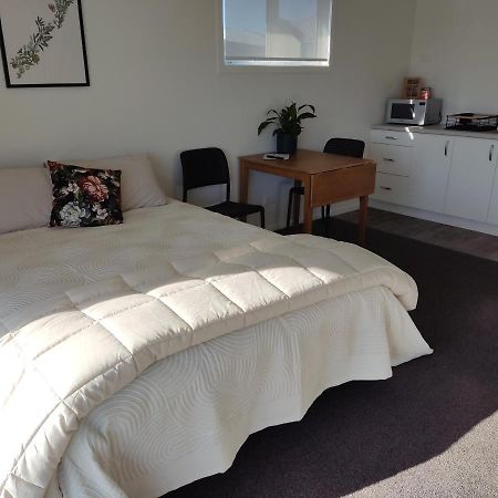 Studios On Carroll - Ex Ferry Hotel Wairoa Екстериор снимка