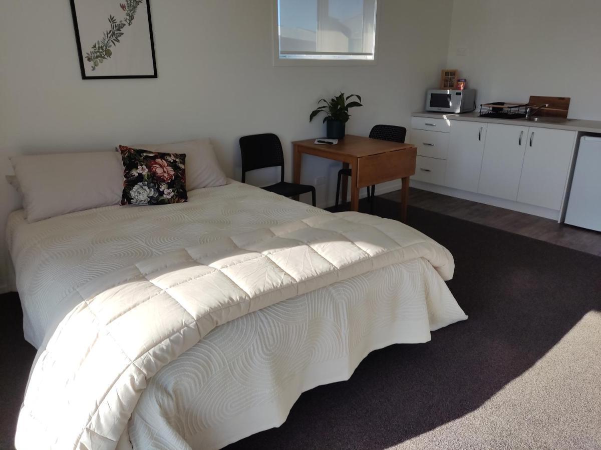 Studios On Carroll - Ex Ferry Hotel Wairoa Екстериор снимка